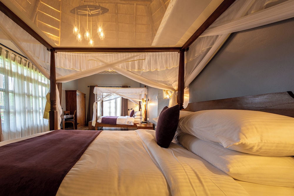 Emburara Farm Lodge 8/50