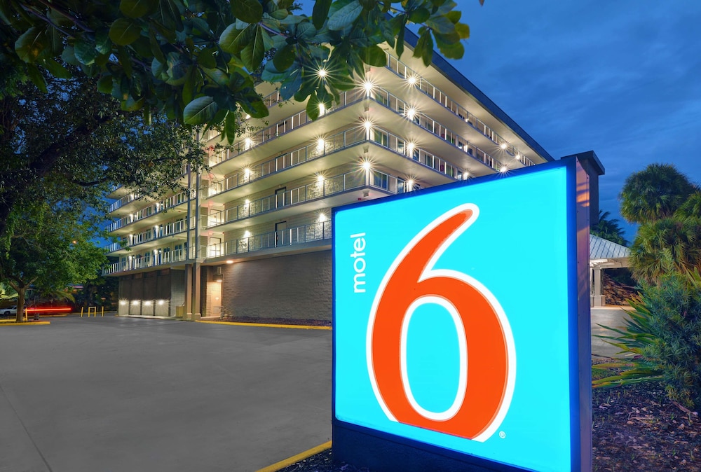 Motel6 Cutler Bay, FL - Miami in CUTLER RIDGE - FL