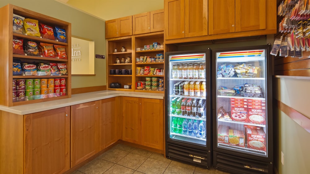 Best Western Plus Windjammer Inn & Conference Center 41/46