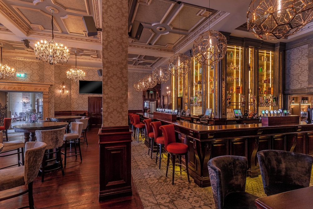 Canal Court Hotel 40/50