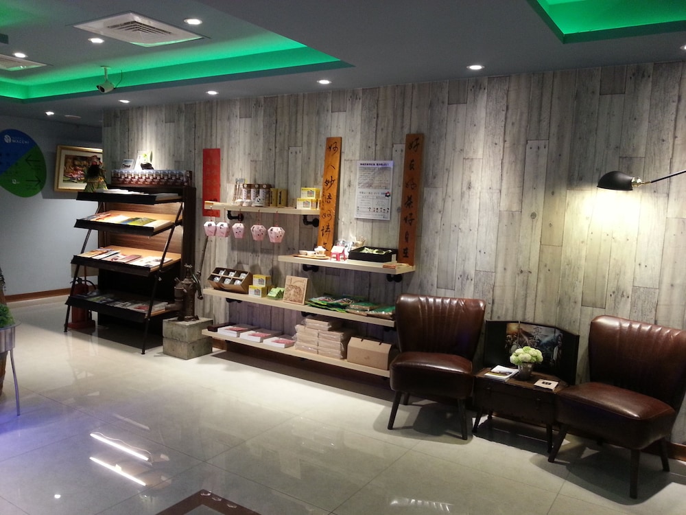 Macchi Hotel 30/38