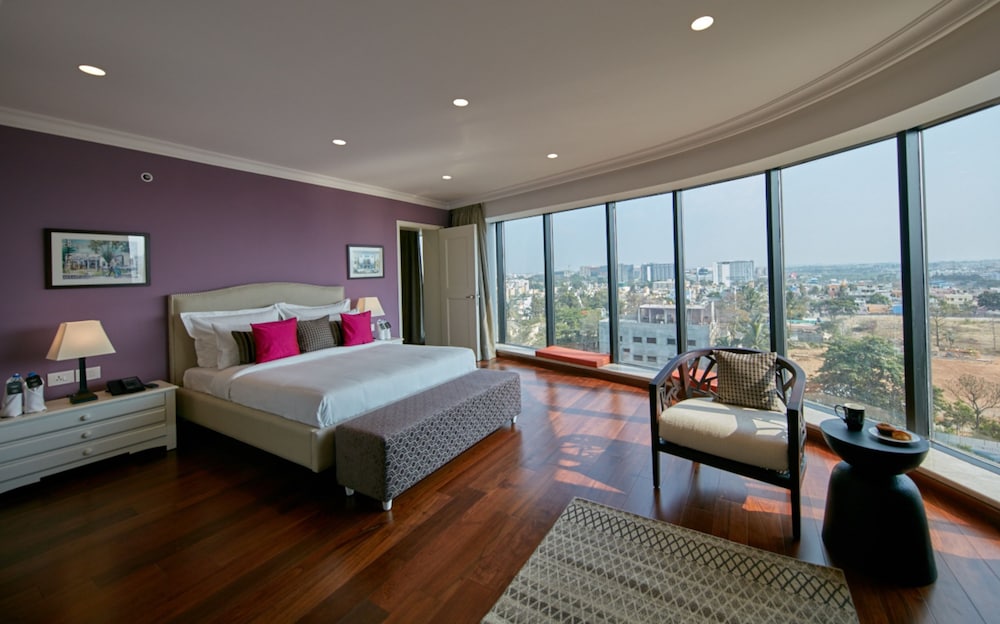 THE WAVERLY HOTEL & RESIDENCES 10/57
