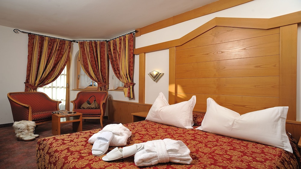 SPORTHOTEL ROMANTIC PLAZA 16/48