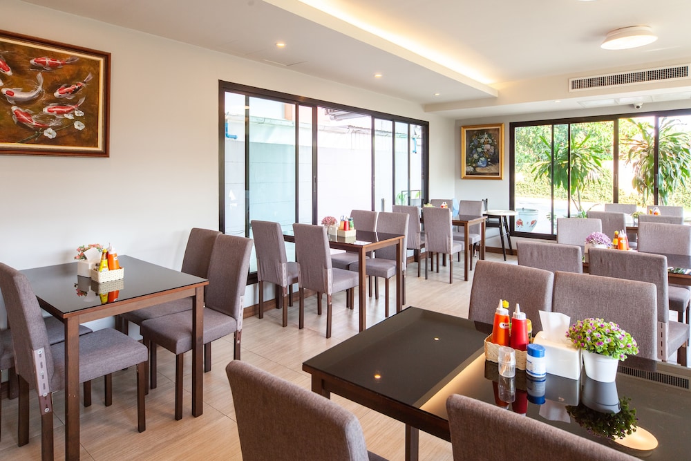 Rung Aroon Hotel By Le Siri 39/50