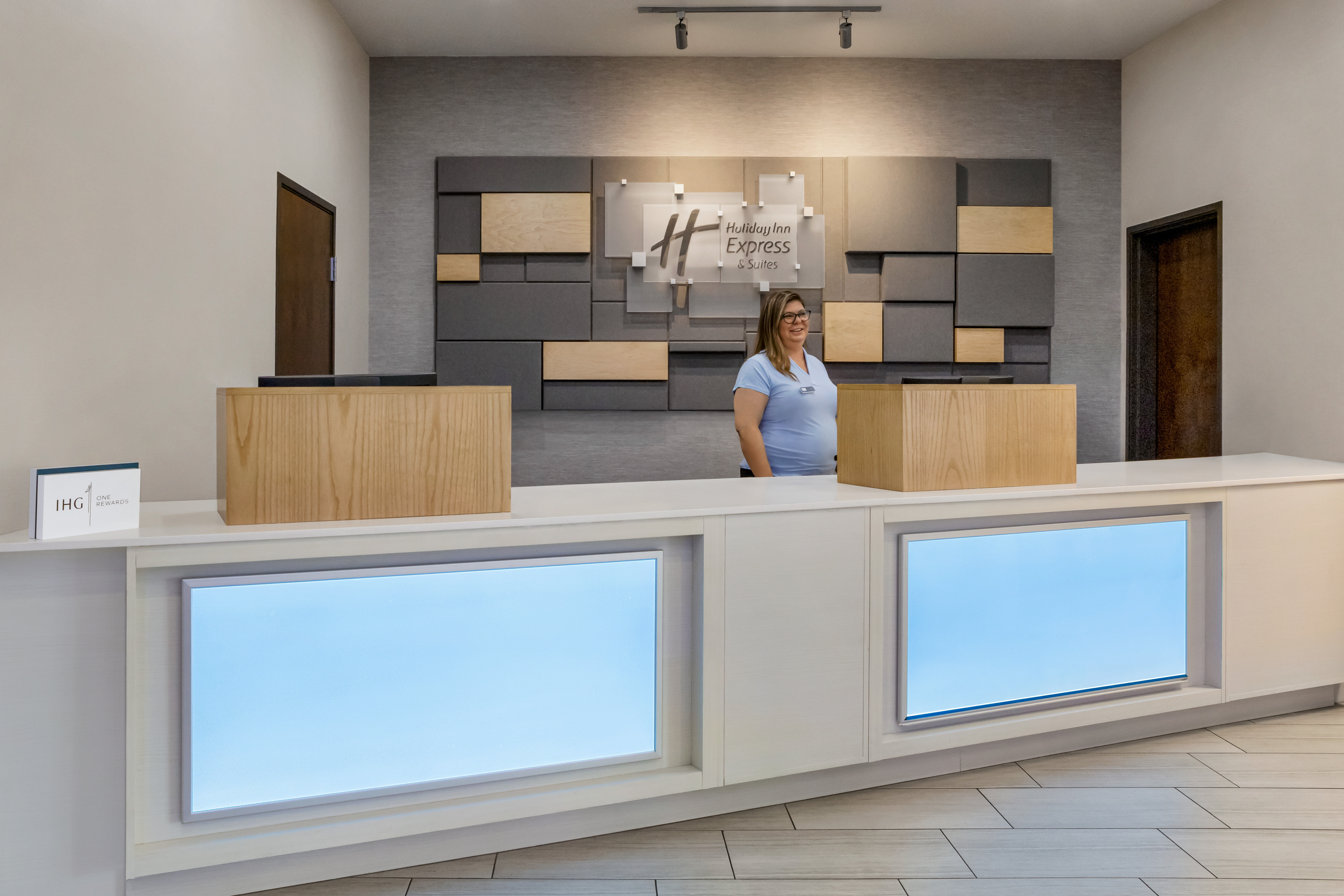 Holiday Inn Express Hotel Suites Waycross 6/56