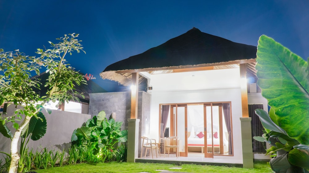 Three Gold Luxury Private Villas 1/50