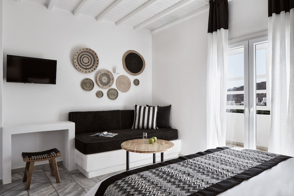Mr And Mrs White Mykonos 50/72