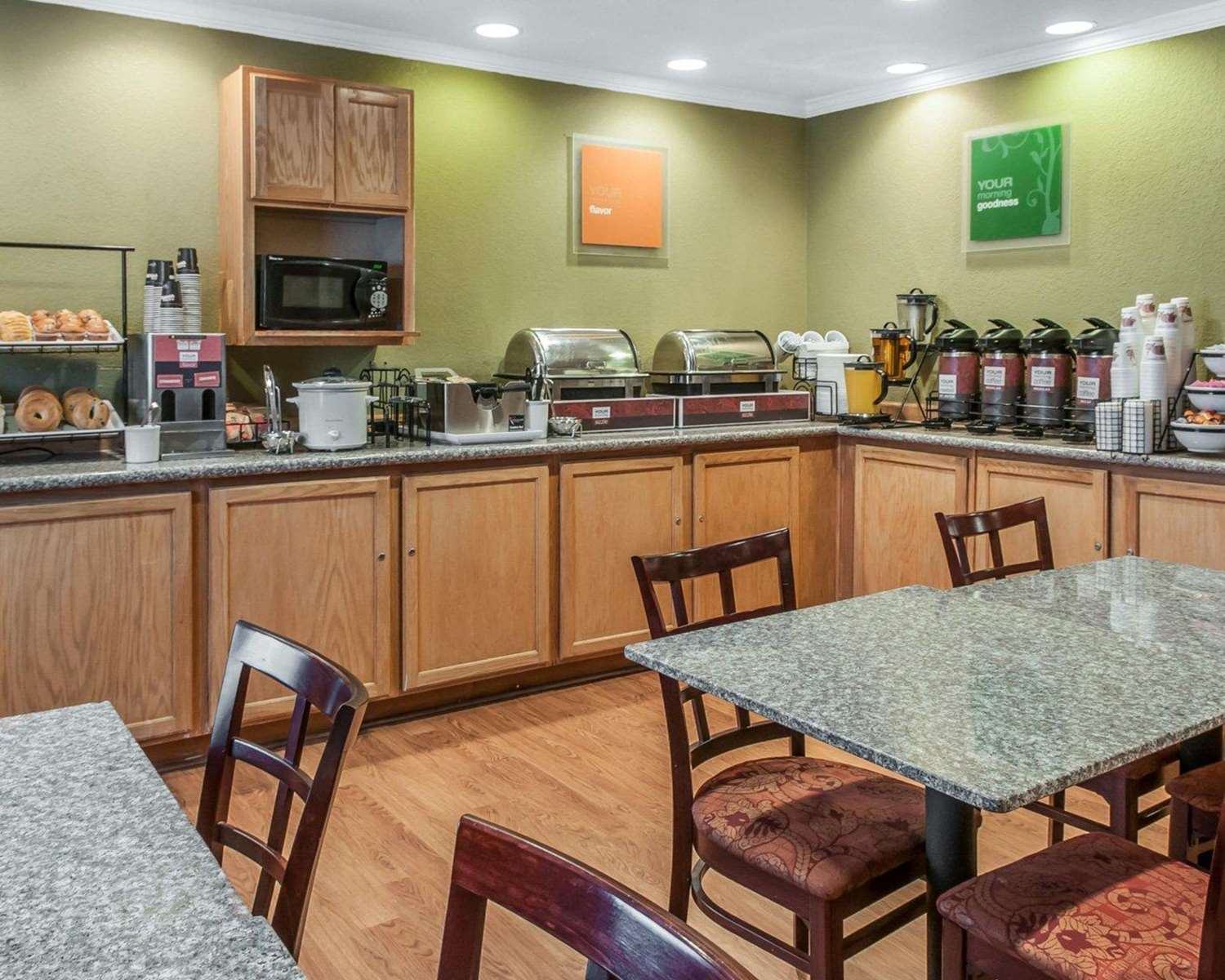 Quality Inn Suites Farmington 11/17