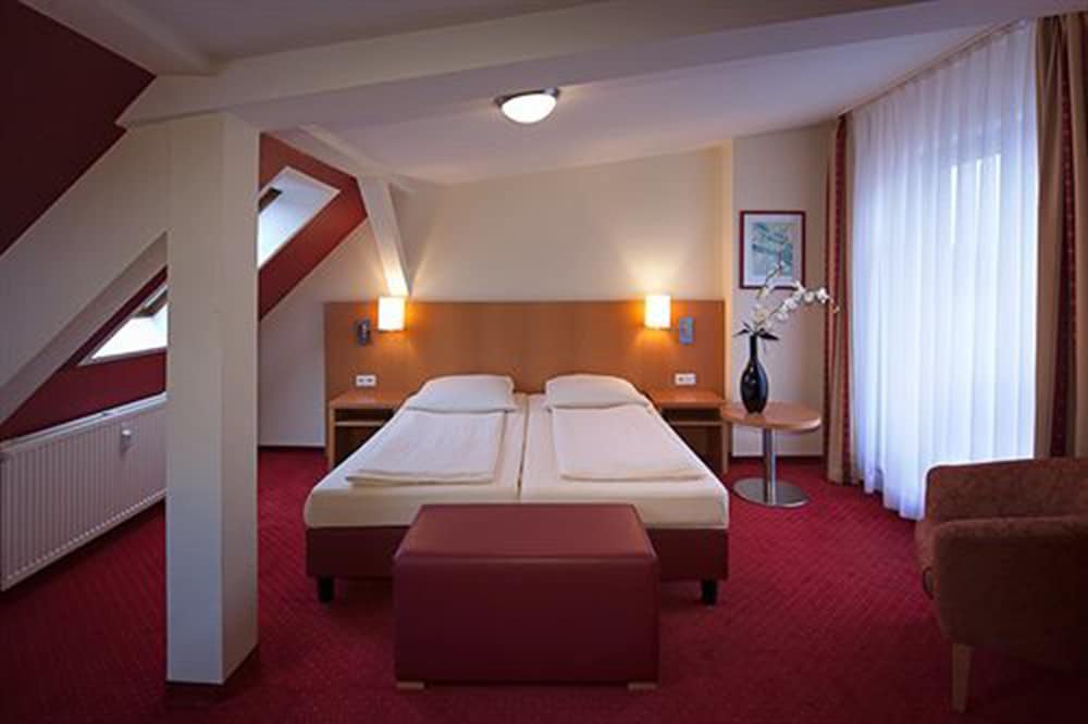 Air In Berlin Hotel 31/79