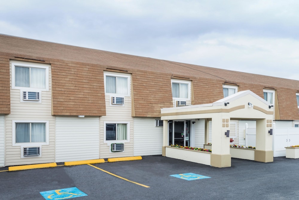 Super 8 by Wyndham Bangor 1/29