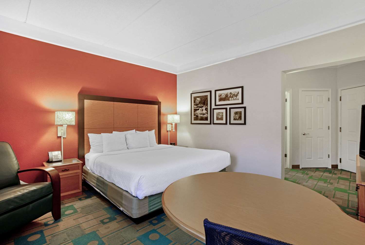 La Quinta Inn Suites Winston Salem 21/64
