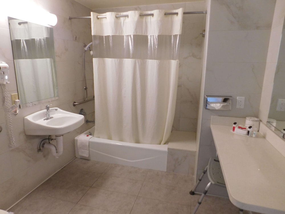 Days Inn by Wyndham Novato/San Francisco 25/50