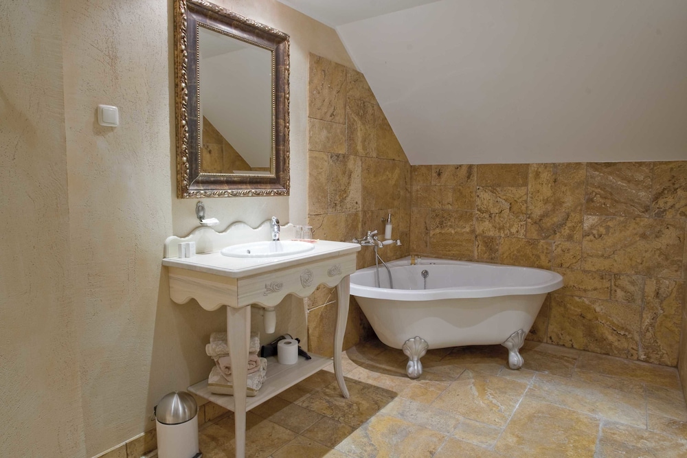 Grand Rose Spa Hotel 61/63