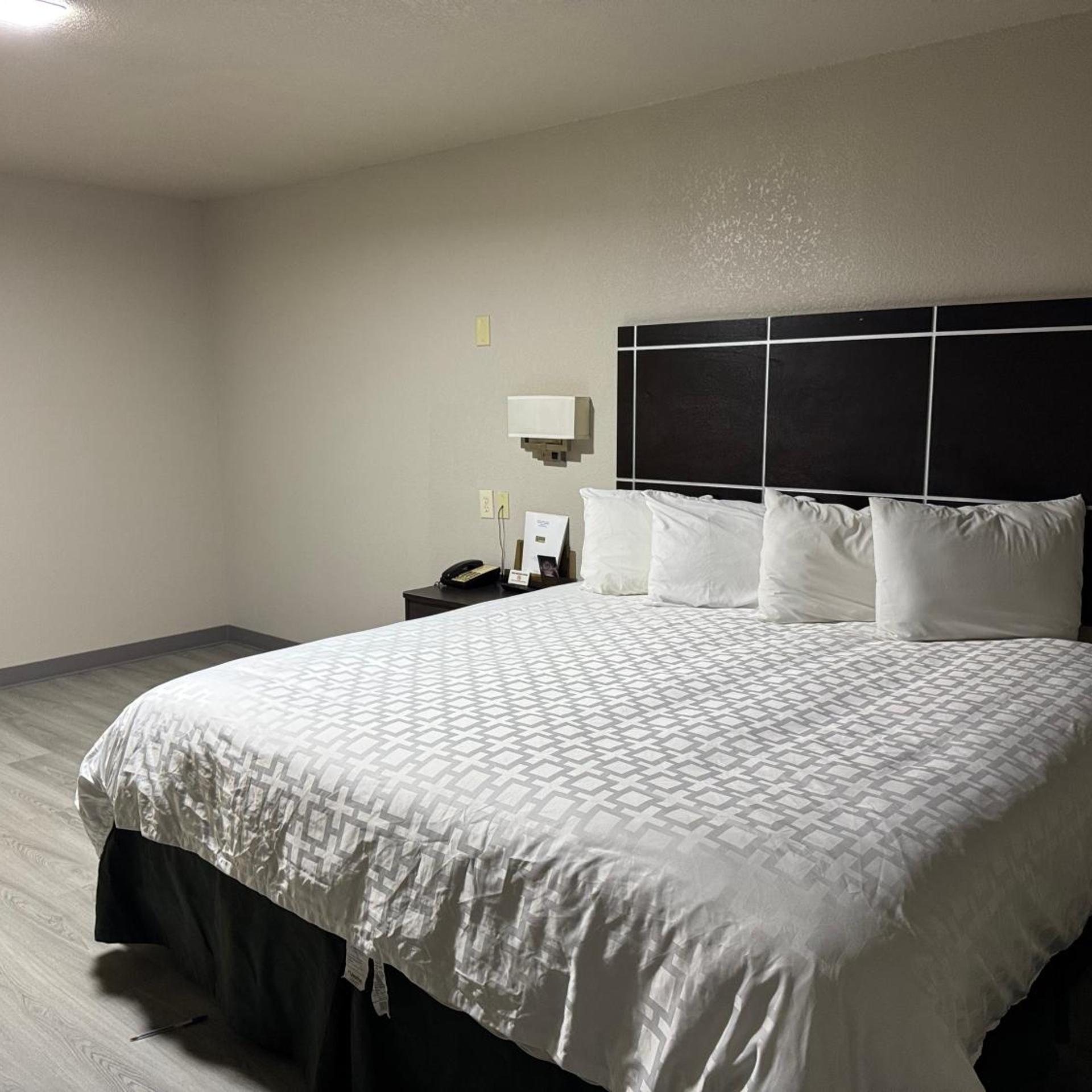 Executive inn 15/24