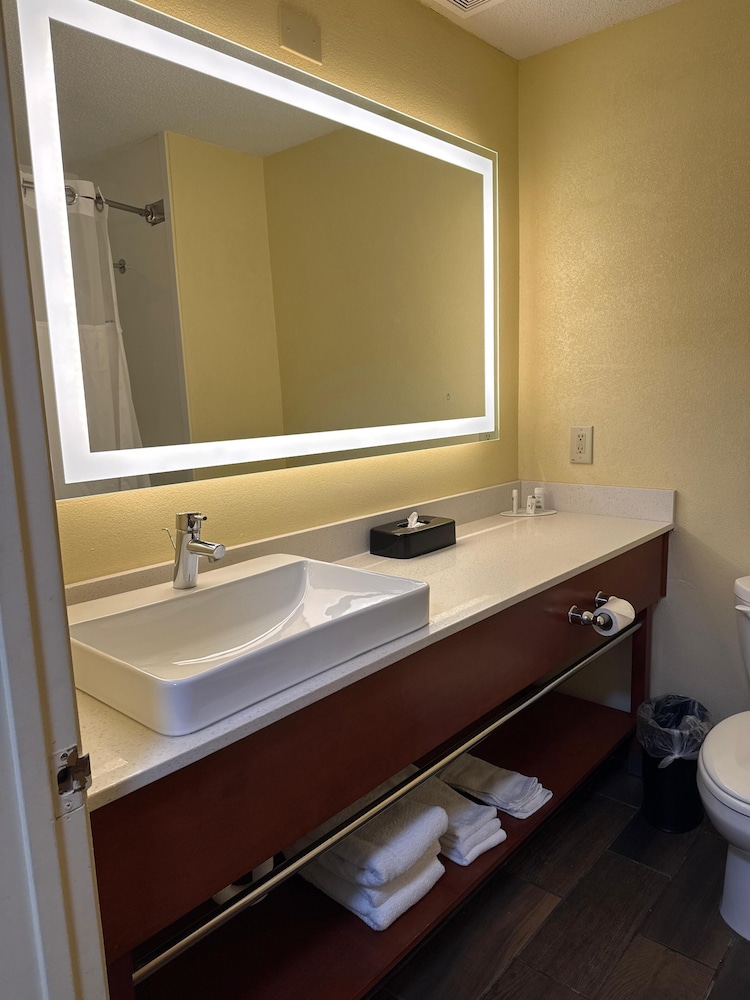 Baymont by Wyndham Mishawaka South Bend Area 44/49