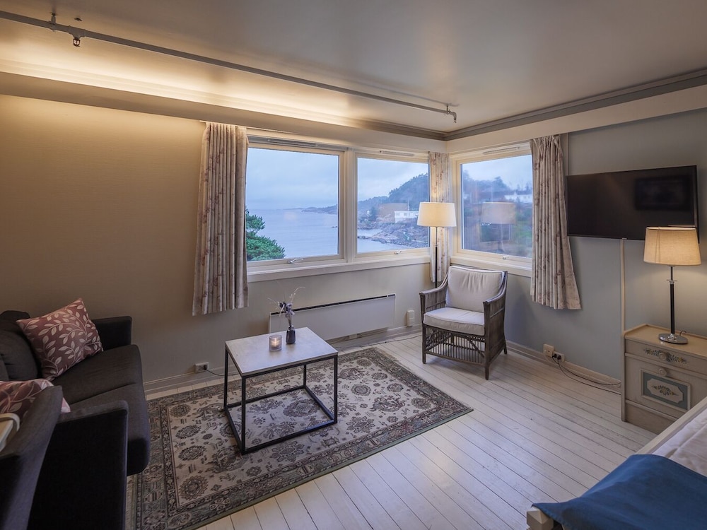 Strand Hotel Fevik 44/80
