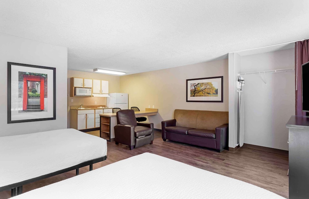 Extended Stay America Suites Houston Sugar Land 24/57