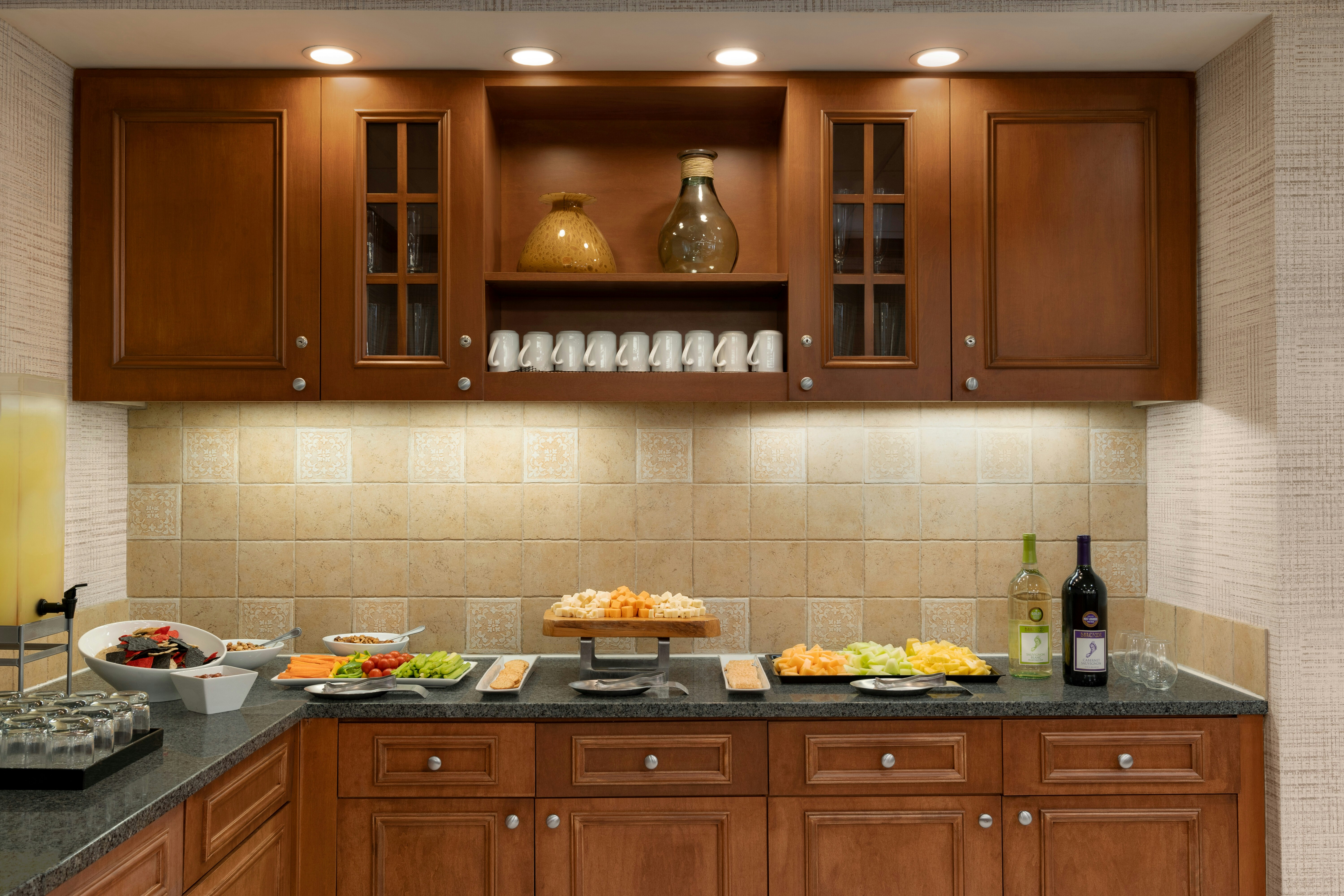 Lobby at Homewood Suites by Hilton Allentown-Bethlehem Airport, BETHLEHEM - PA