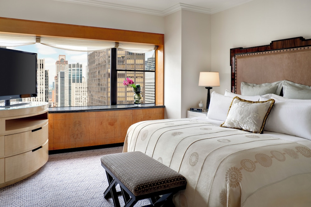 Tower, Executive, Suite, King Bed