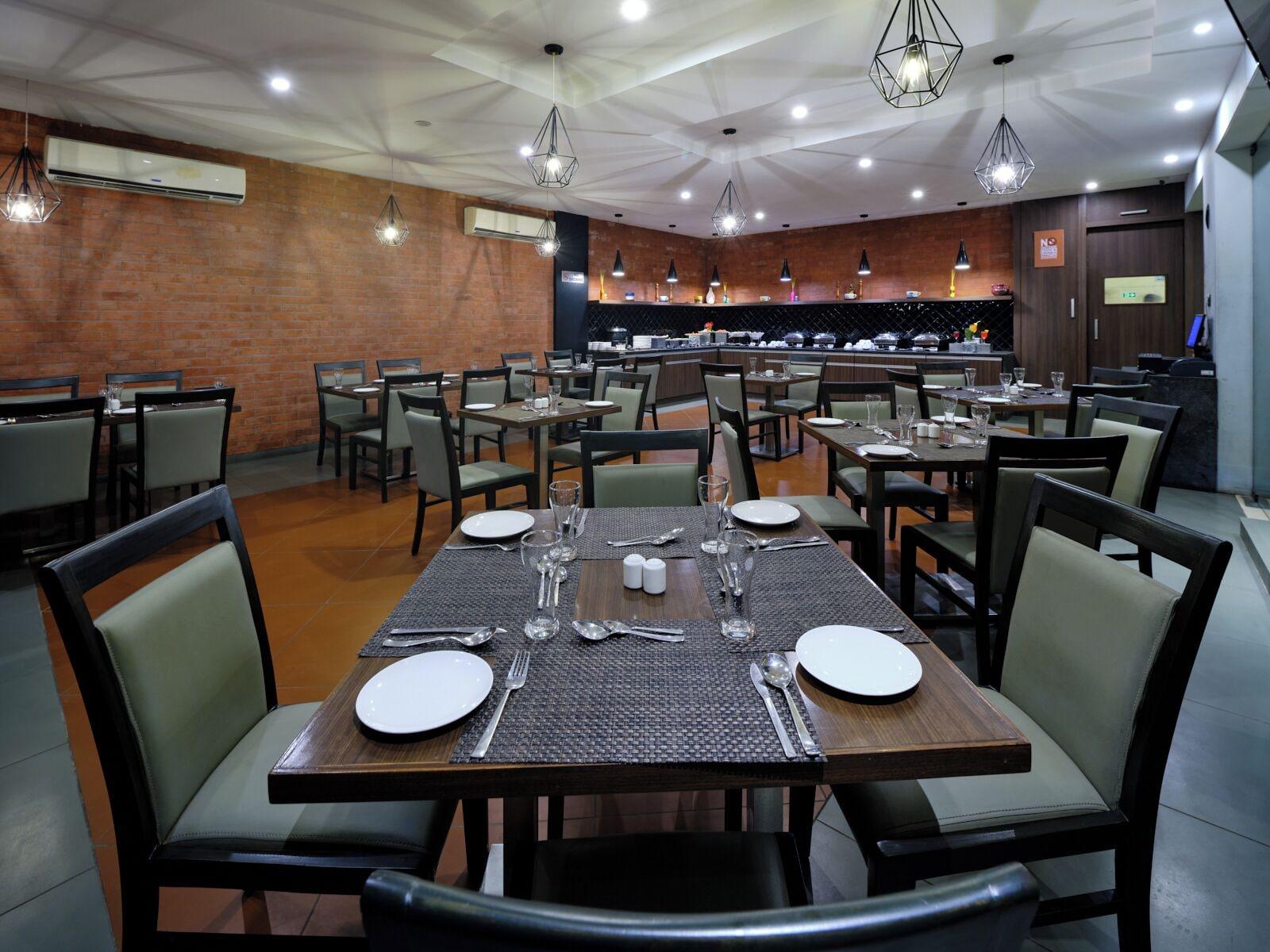 Pride Biznotel Manjusar (ex Mango Hotels Tansha Regal) 33/50