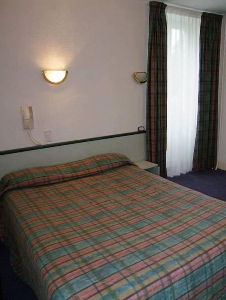 Hotel de Nevers 4/25