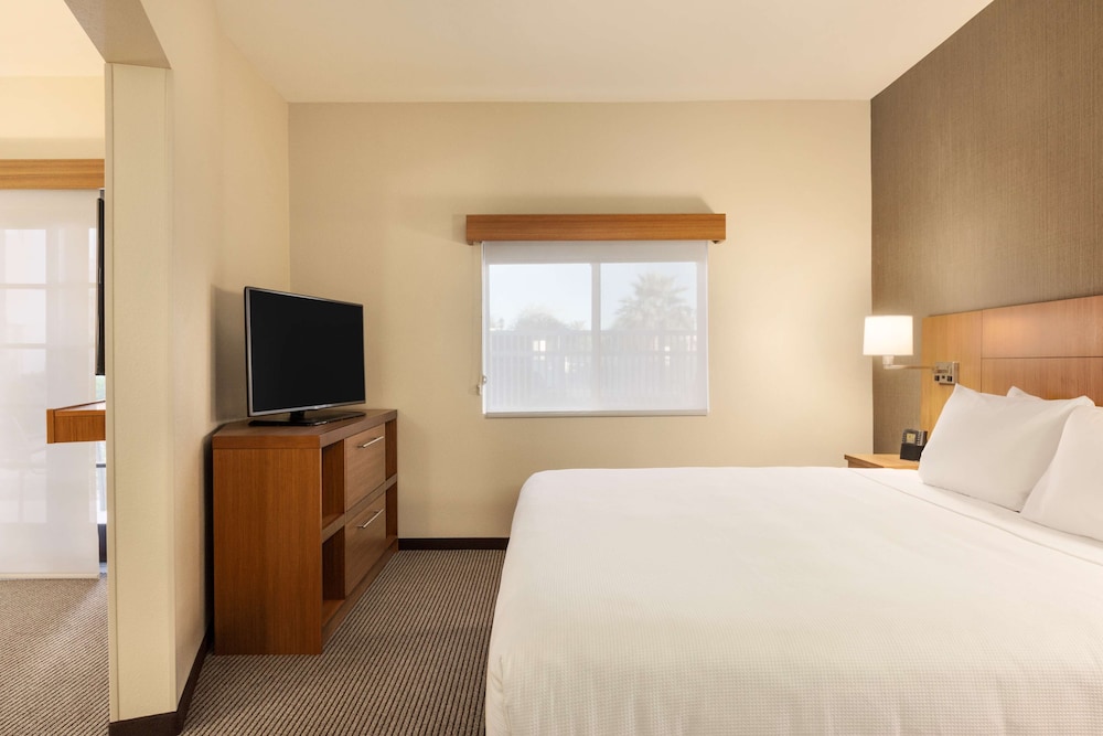Hyatt Place Phoenix Chandler Fashion Center 12/68