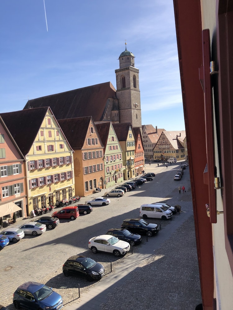 Altstadtmittehotel Sonne 42/50