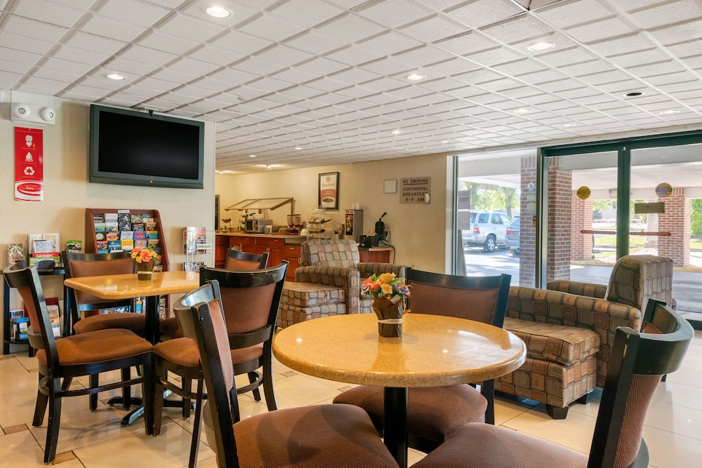 SureStay by Best Western Jacksonville Airport 34/54
