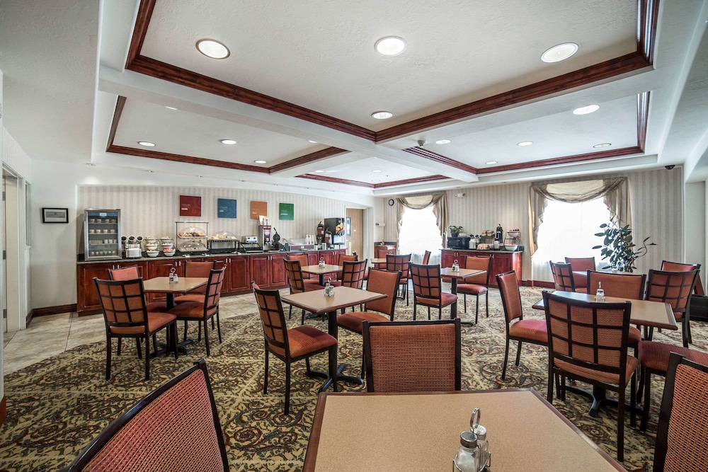 Comfort Inn & Suites Rock Springs-Green River, WY 36/39