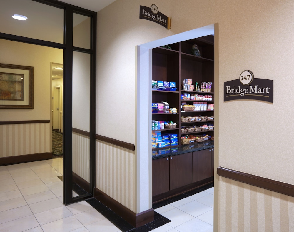 Staybridge Suites Lafayette Airport 8/63