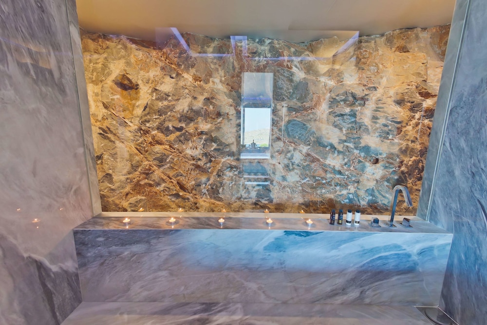 Royal Marmin Bay Boutique and Art Hotel 20/50