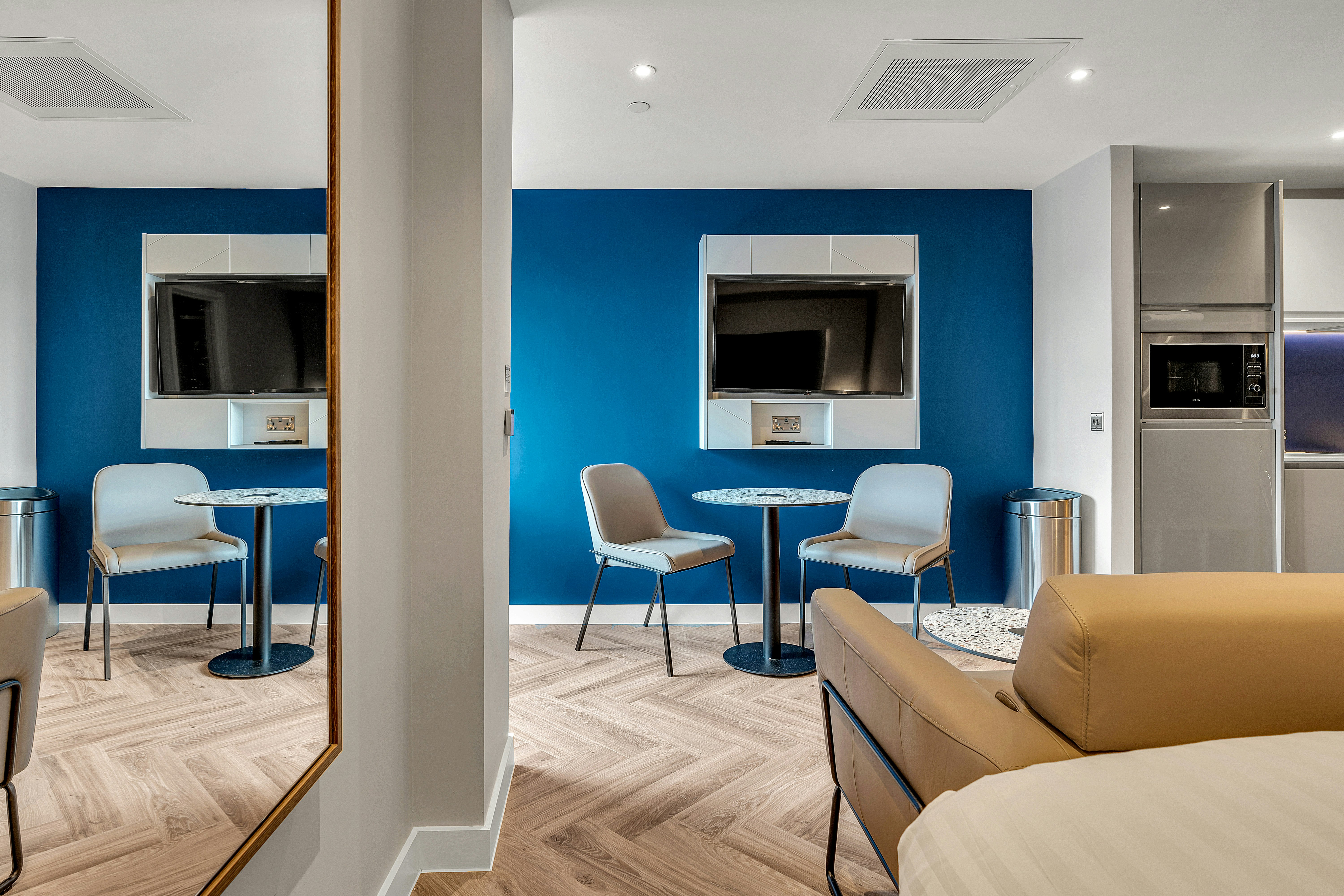 Roomzzz Edinburgh 48/58