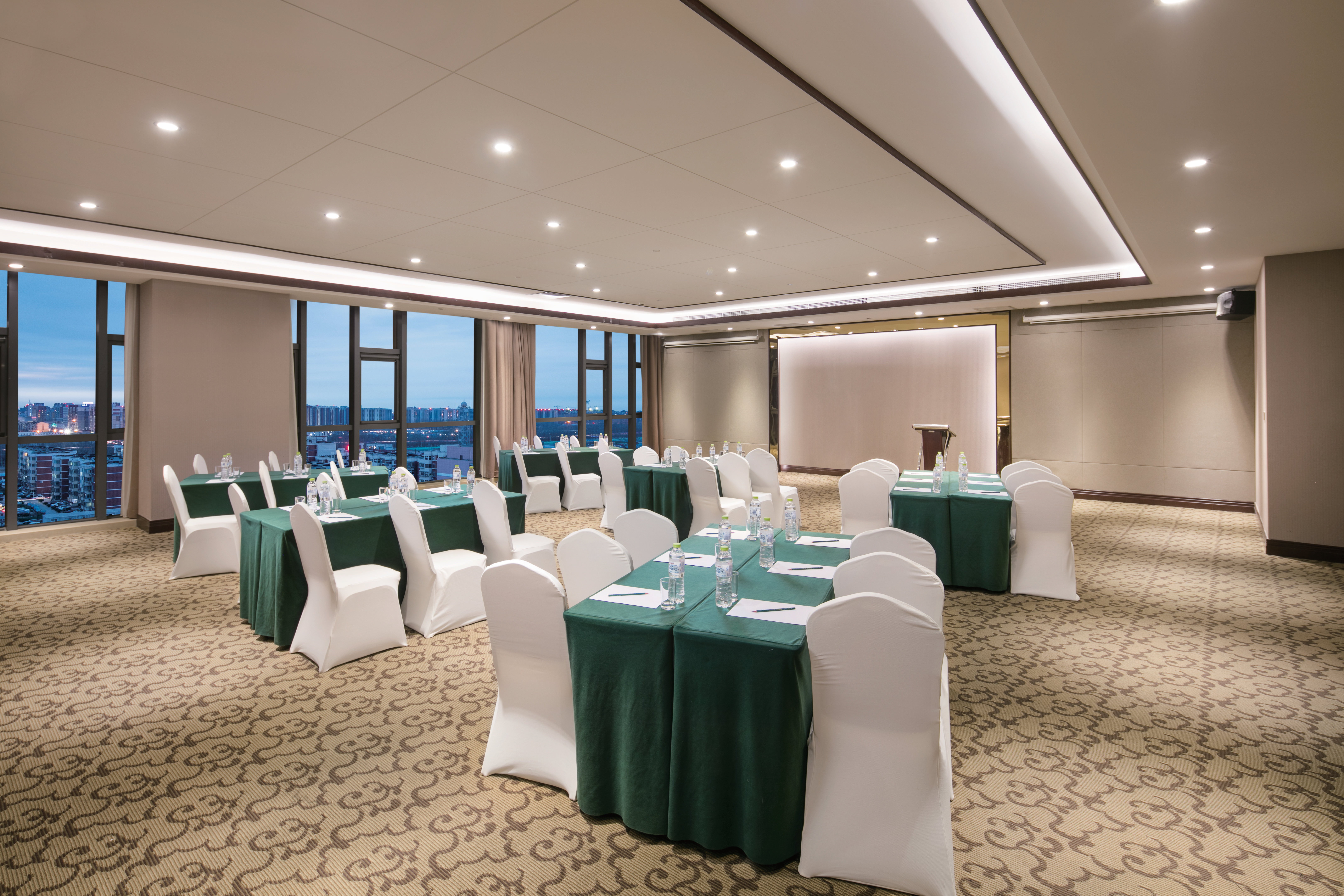 HOLIDAY INN BEIJING AIRPORT ZONE 41/50