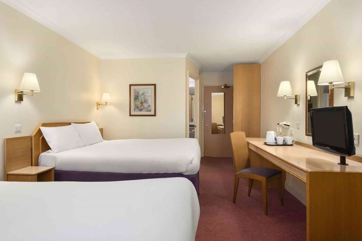 Days Inn by Wyndham Cannock Norton Canes M6 Toll 6/24