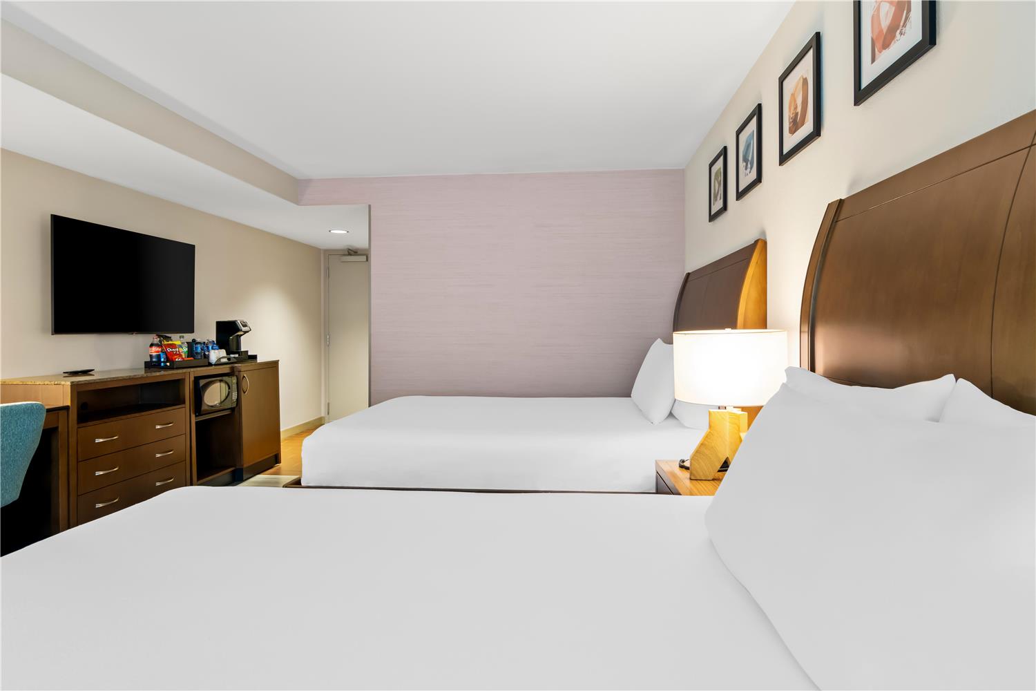 PREMIUM, 2 QUEEN BEDS