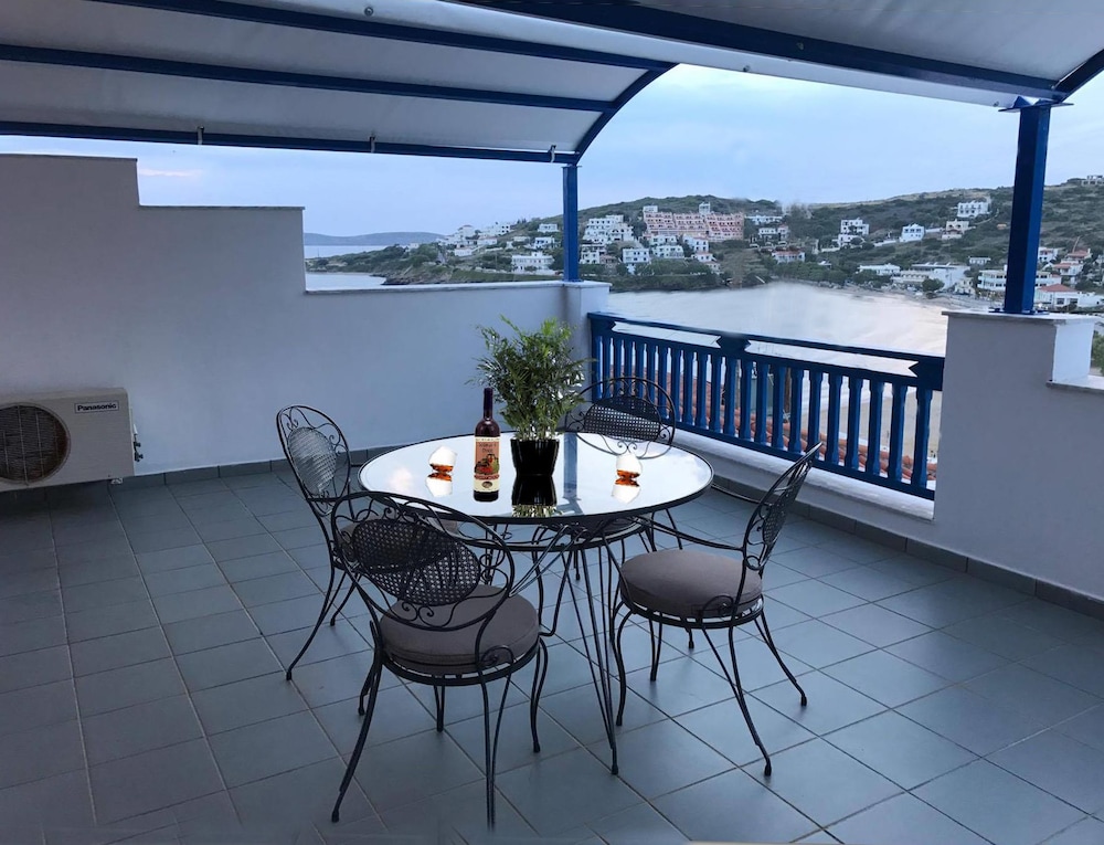 Erato Apartments 16/28