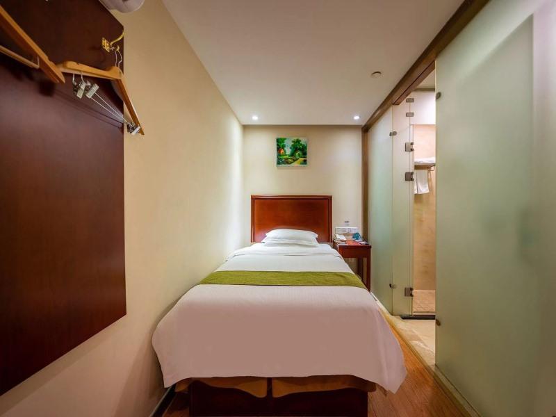 GreenTree Inn Shanghai East Xietu Road Jiuyuan Express Hotel 30/47