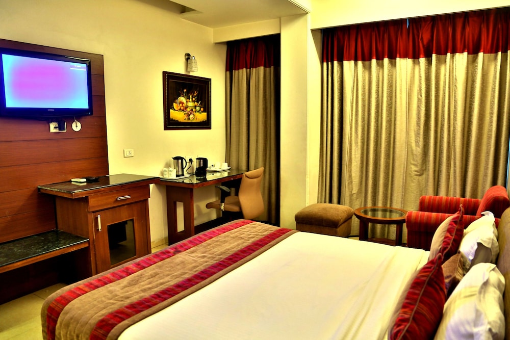 Hotel Shagun Zirakpur 19/50