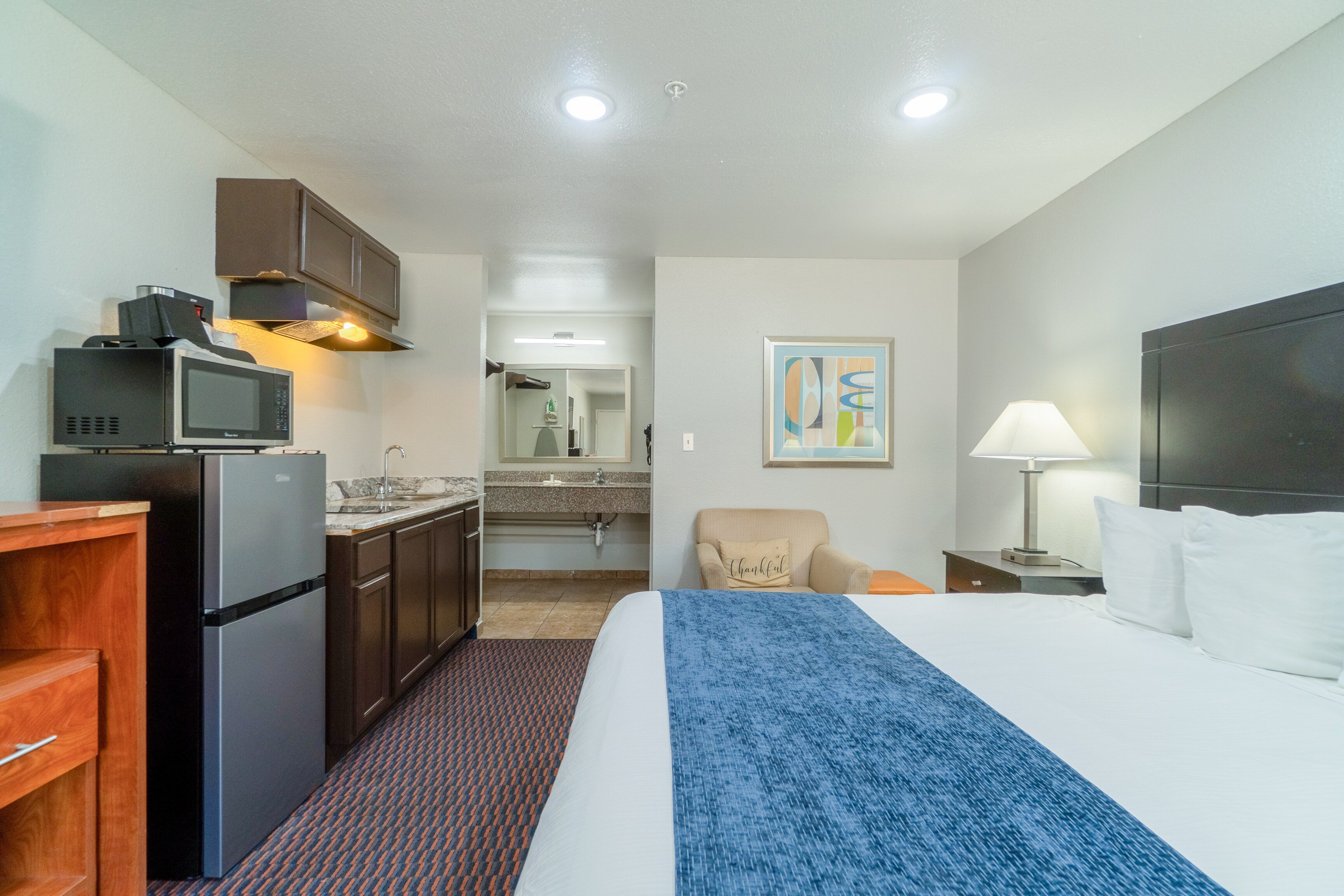 Atria Inn & Suites Kitchenette 29/43