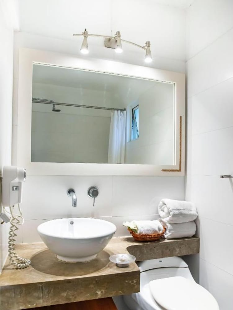 Santorini Hotel And Resort 86/87