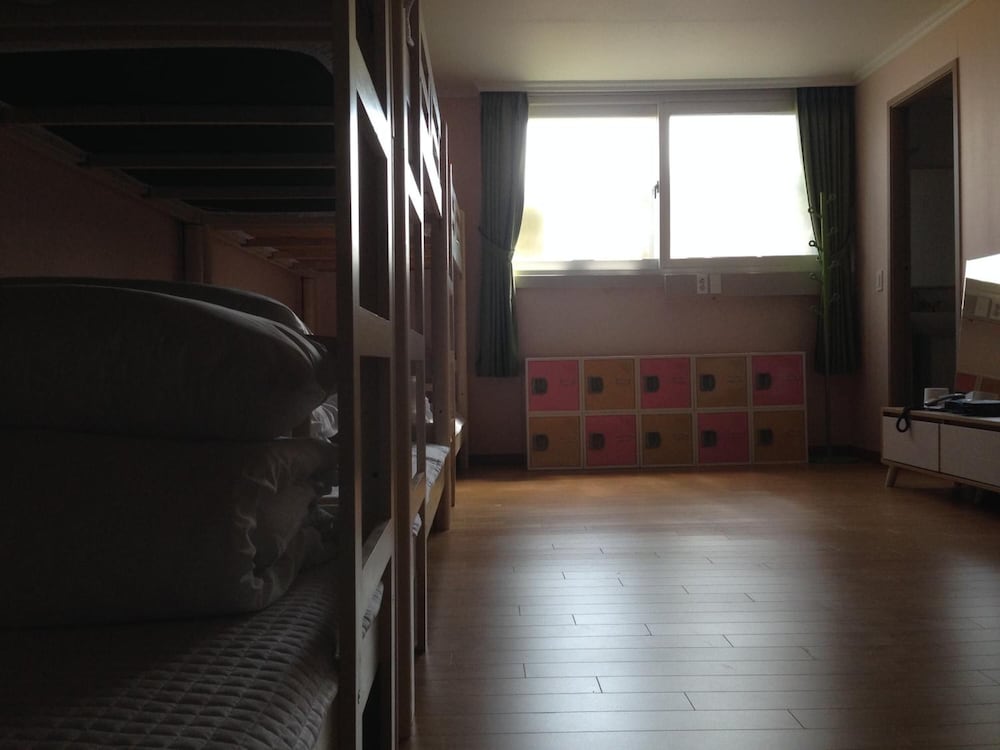 Jeju R Hotel Guest House Hostel 56/60