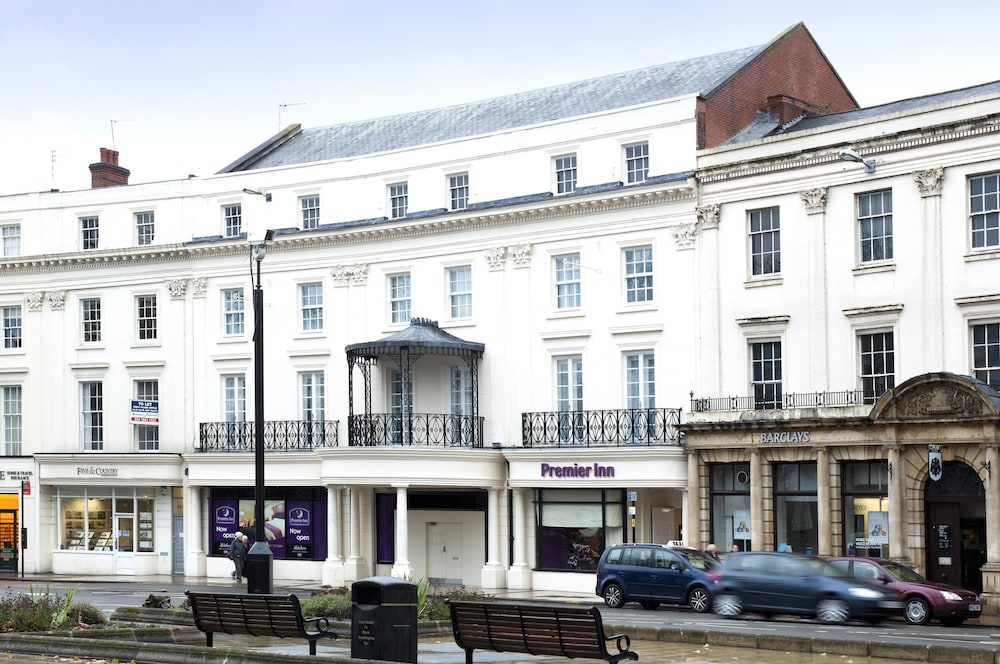 Premier Inn Leamington Spa Town Centre in LEAMINGTON SPA
