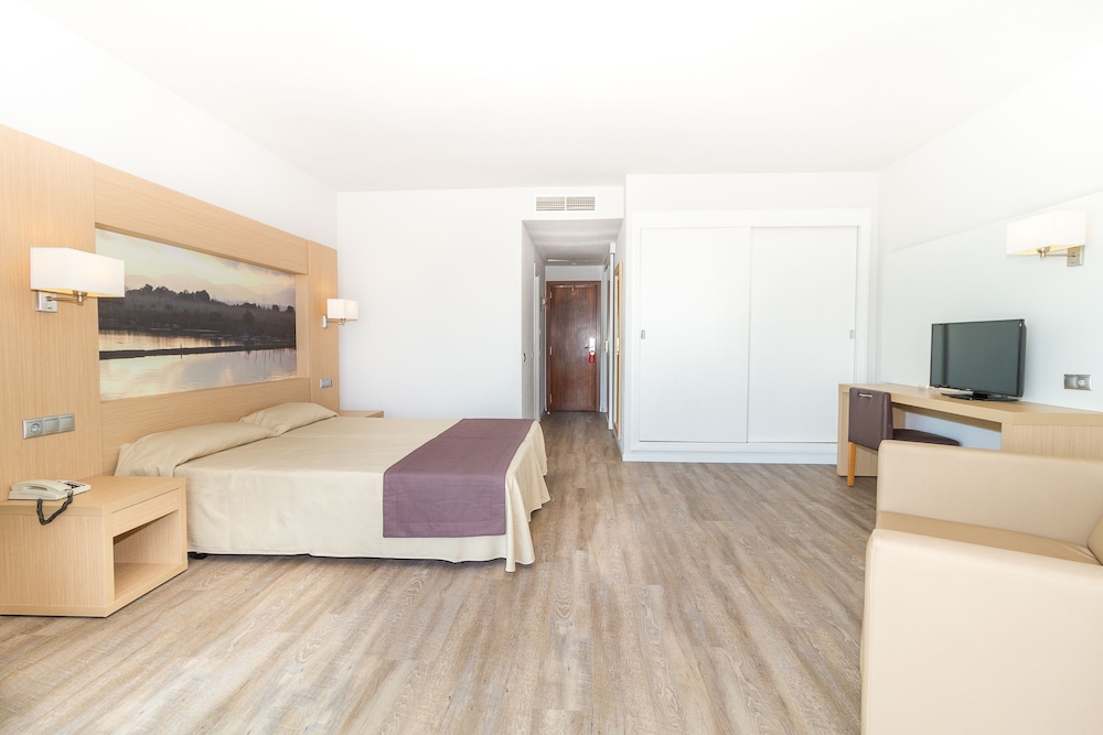 Eix Lagotel Holiday Resort 30/69