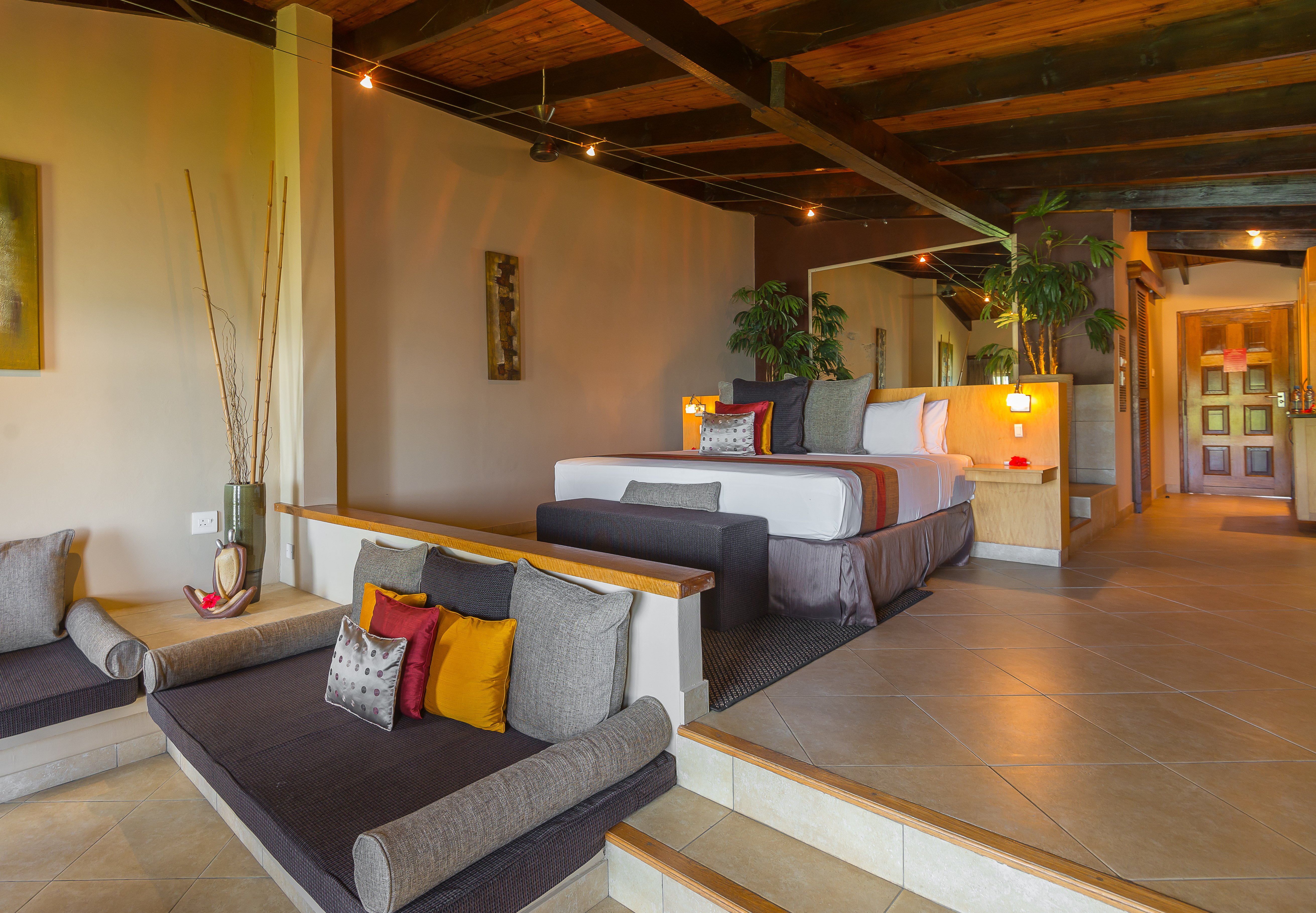 Coco de Mer Hotel and Black Parrot Suites 58/79