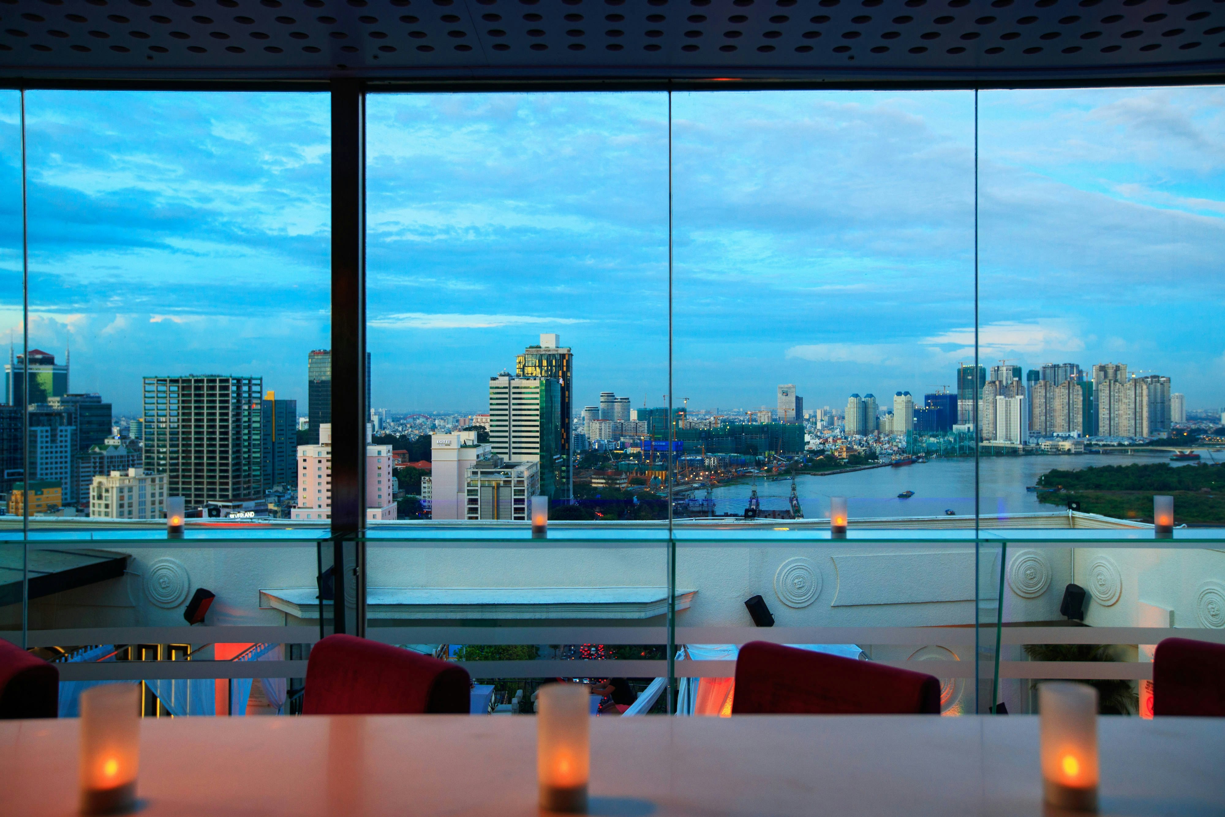 Renaissance Riverside Hotel Saigon 21/24