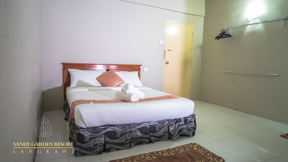 Sandy Garden Resort 18/40