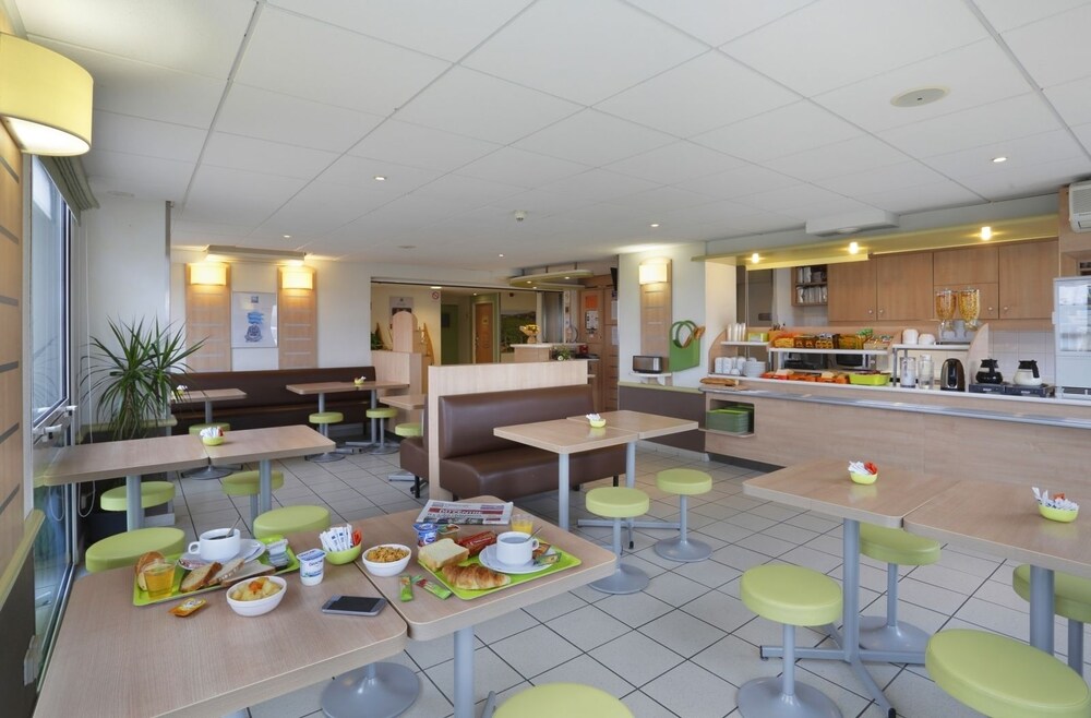 Ibis Budget Cosne Sur Loire 34/51