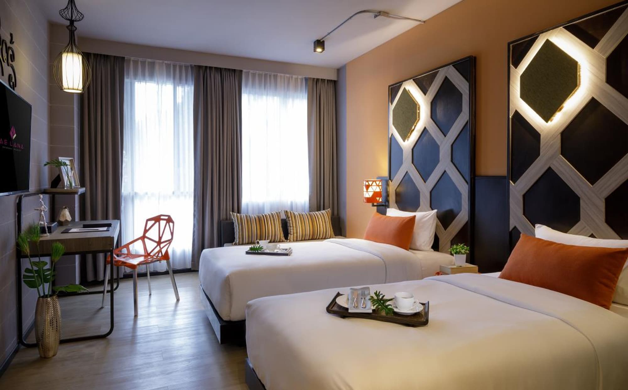 SUPERIOR, DOUBLE OR TWIN BED