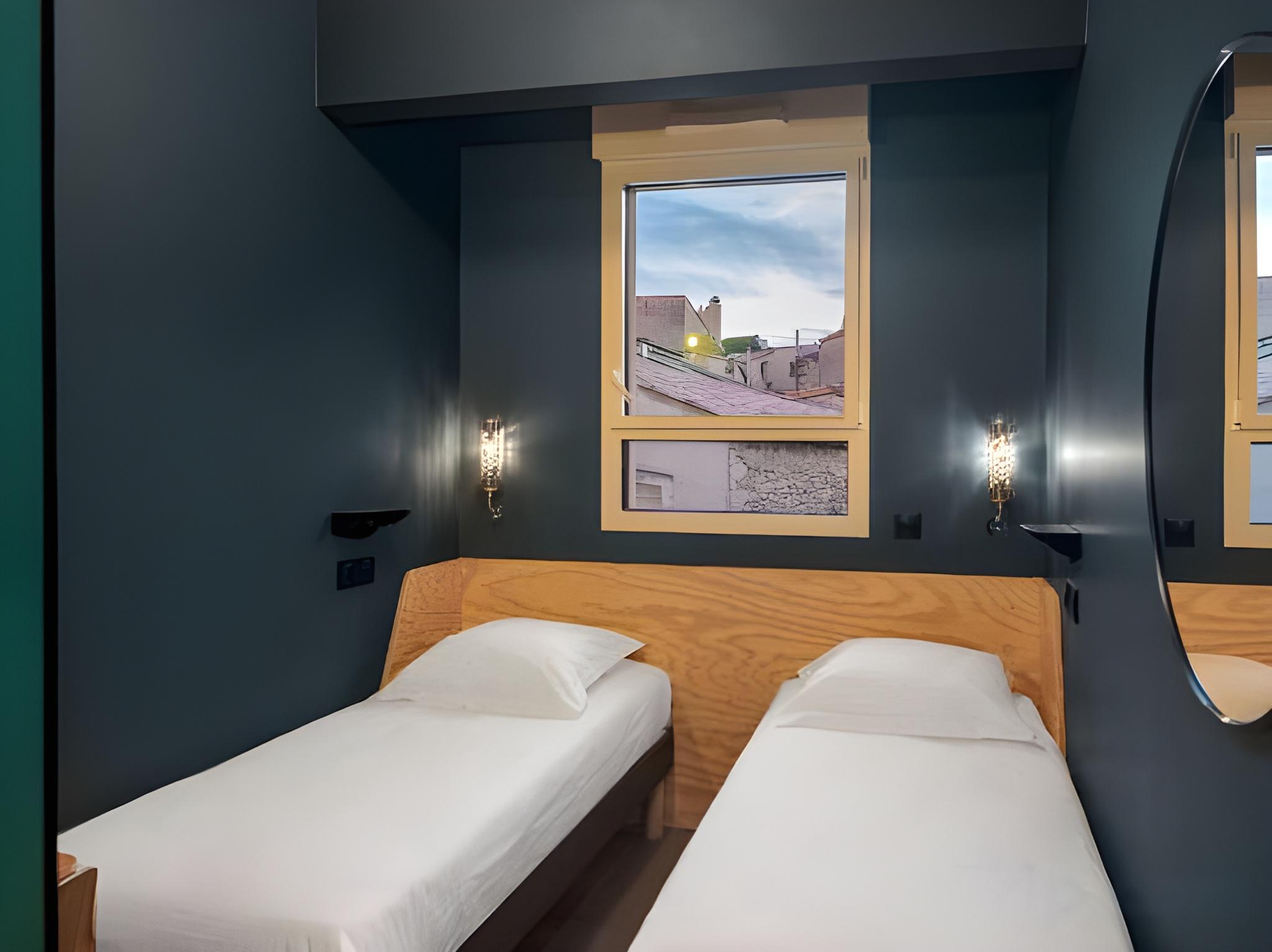 Duo, Twin Beds