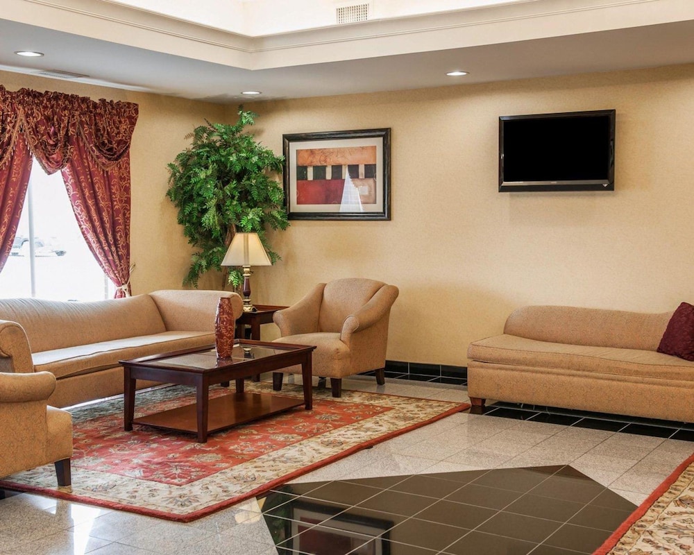 Comfort Suites near Indianapolis Airport 27/51